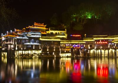 夜游鳳凰古城，感受別樣的古城美